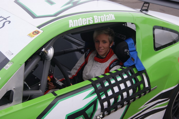 Heidi Frydenhaug vil i 2015 køre Auto-G Danish Thundersport Championship og Norwegian Thunder Car Championship.
Billedet er fra en test i Anders Brofalks bil.
(Foto: Rune Næss)